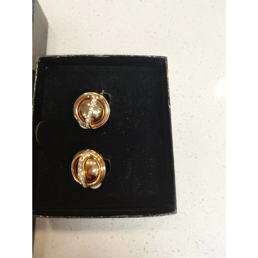 Joan Rivers Classic Collection  2 pairs CLIP Earrings with 11 Changeable Colors\